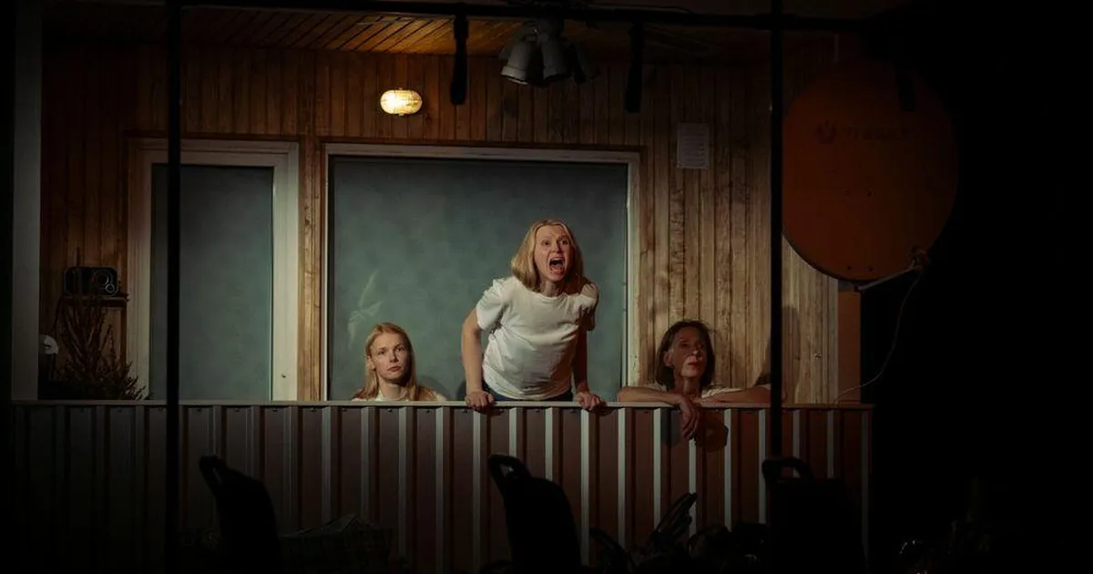 ARVUSTUS ⟩ Las vahtrad õitsevad, las langetavad lehti…