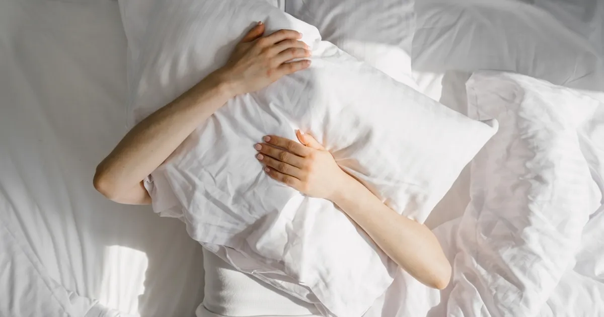 Unetus piinab? 4 viisi, kuidas koopainimese moodi magamine võib aidata paremini uinuda