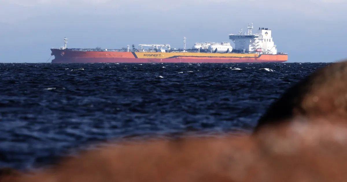 Venemaa naftatulude järsk langus tõmbab agressorriigi heaolufondi rahast tühjaks