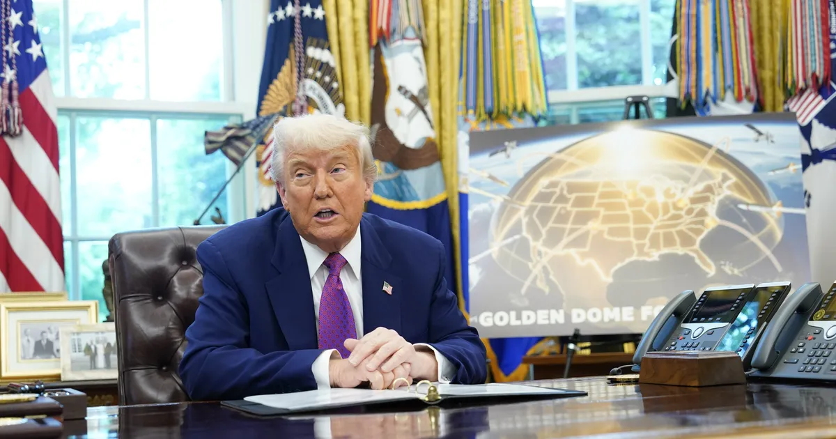 Trump ähvardas kõiki telefonitootjaid 25-protsendise tollimaksuga