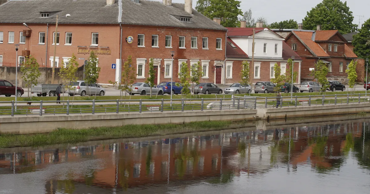 RÜNNAK SUPILINNAS ⟩ Tartus läks mees koolipoisile kallale, et temalt raha röövida