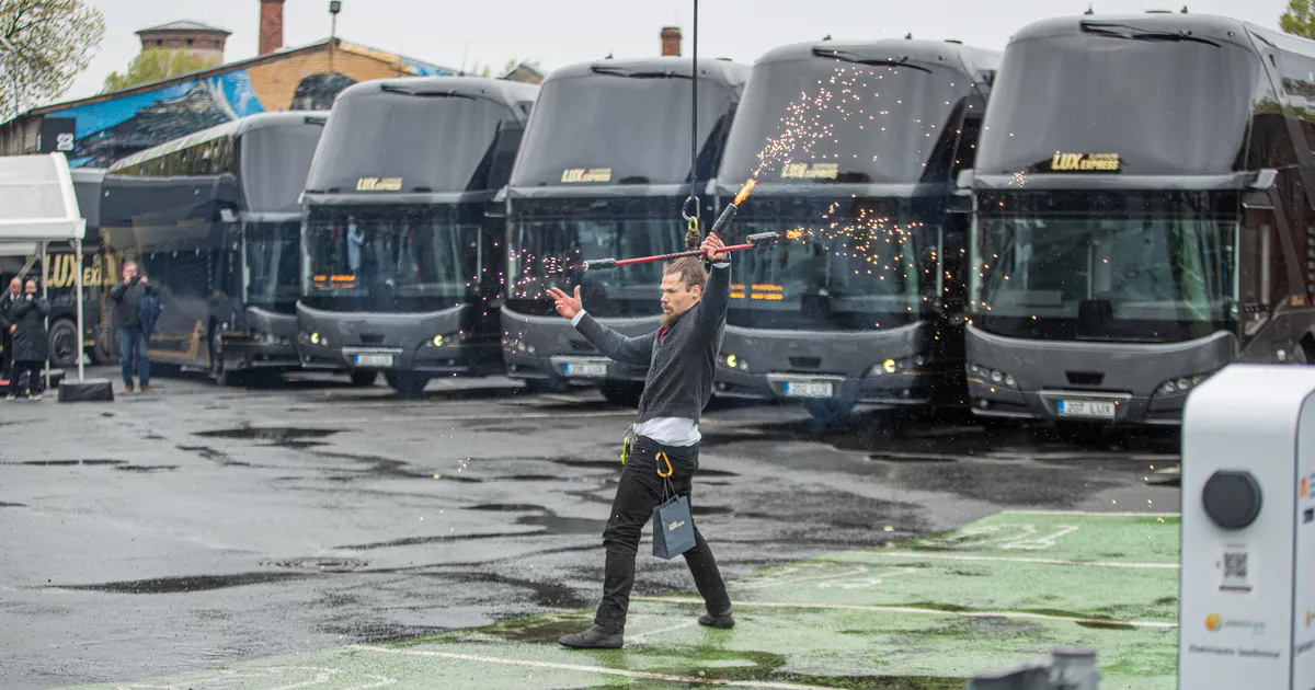 Galerii ⟩ Tallinnas esitleti Lux Express Superior kahekorruseliseid busse