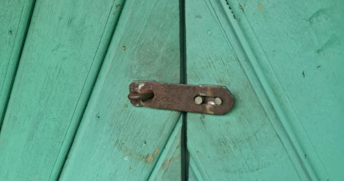 Kurikaelad võtsid ette Sindi: murdsid garaaži ja püüdsid tungida eaka inimese koju