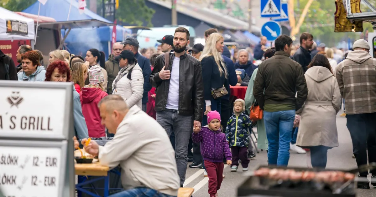 GALERII ⟩ Pärnu kesklinnas asuv tänav muutus üheks päevaks gurmaanide paradiisiks
