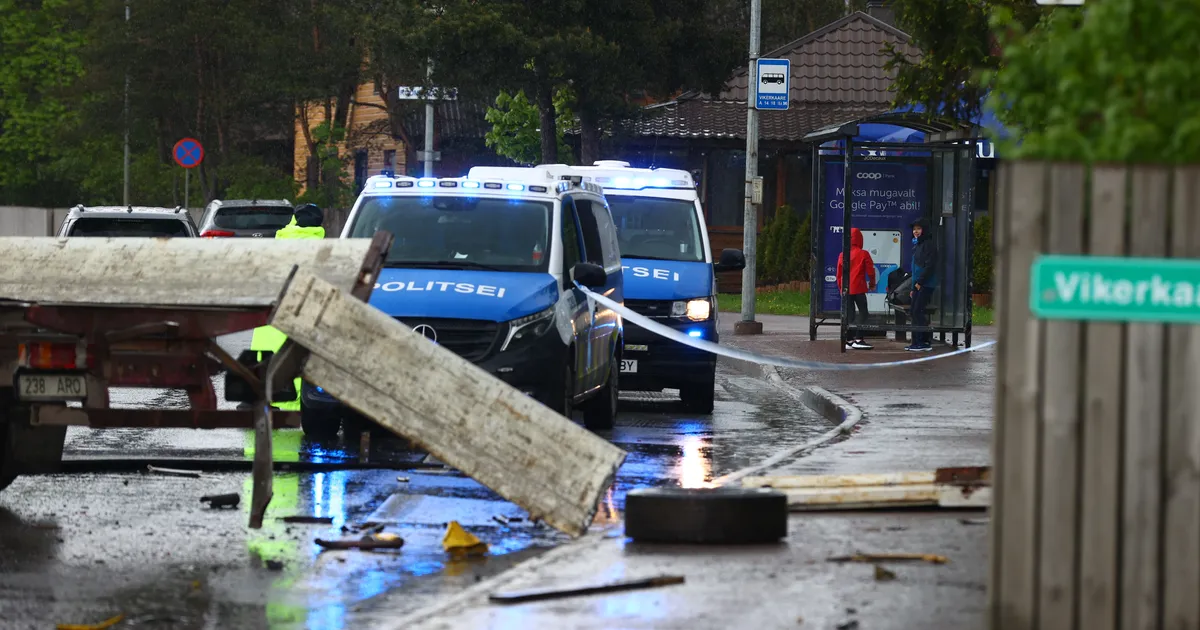FOTOD ⟩ Tallinnas Nõmmel juhtus nelja sõiduki kokkupõrge, kaks kannatanut viidi haiglasse