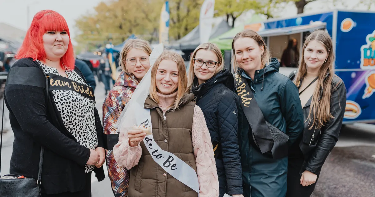 GALERII ⟩ Vaatamata vihmale kogunesid pärnakad Suurele Toidutänavale head ja paremat maitsma