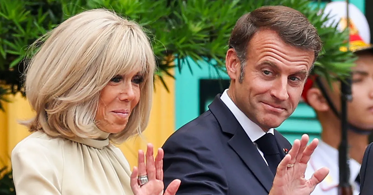 VIDEO ⟩ Macron andis norijatele vastulöögi: kas mu naine ei võinud mind sõbralikult müksida?