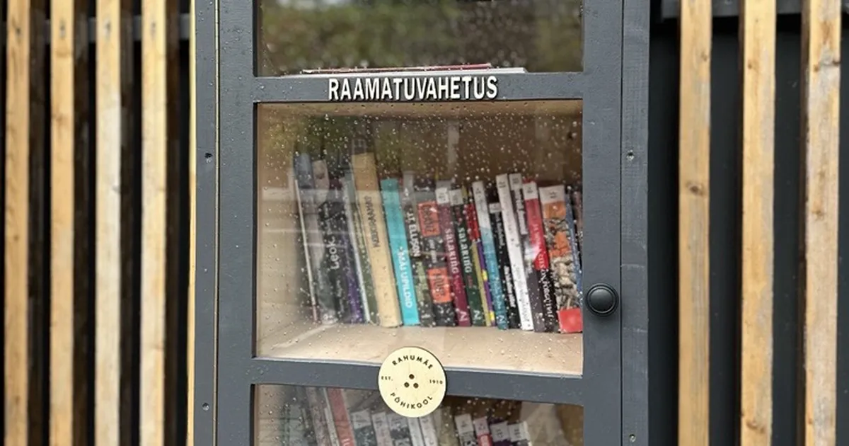 Nõmmel avati kooliõpilaste valmistatud raamatukapid