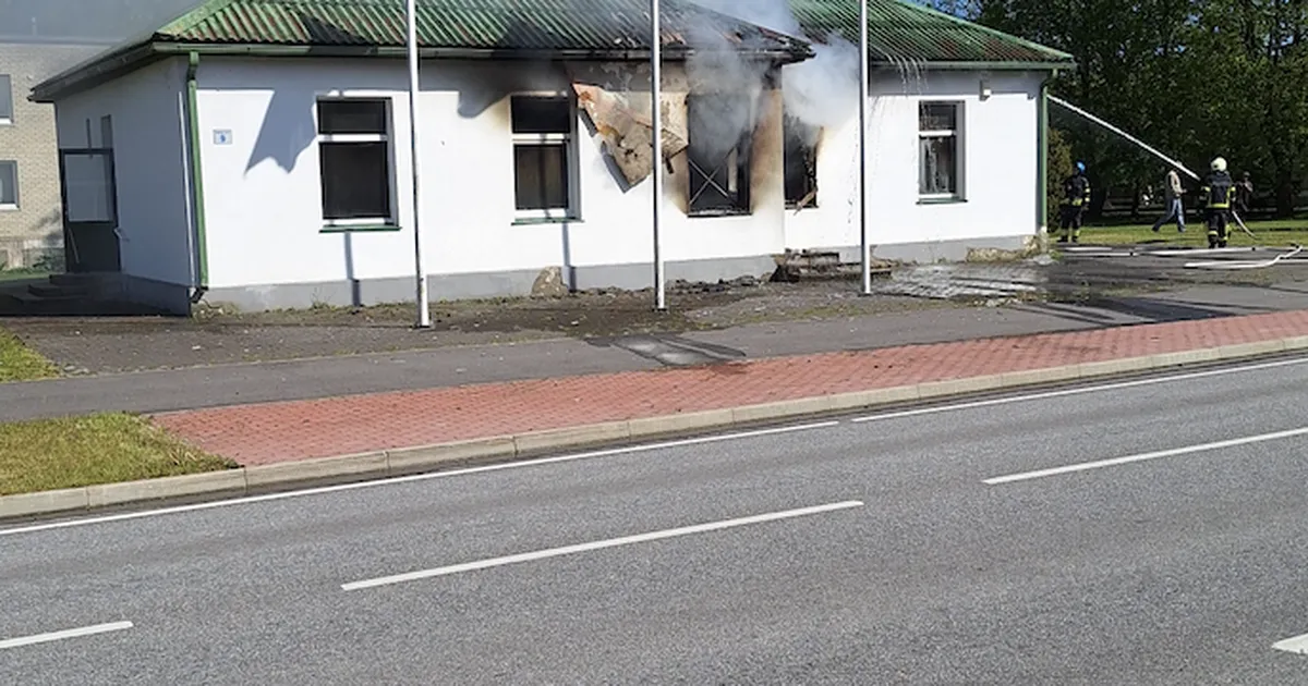 Saaremaal põles Sõnajalgadele kuuluv kontorihoone