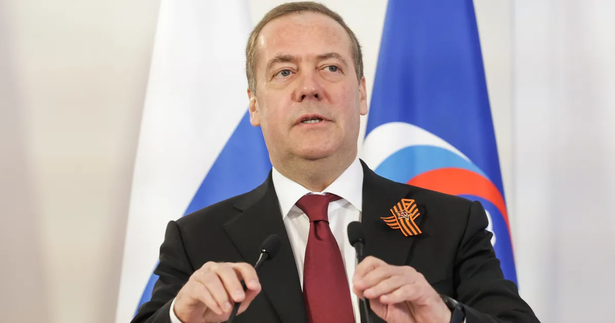 Medvedev ähvardas Trumpi kolmanda maailmasõjaga