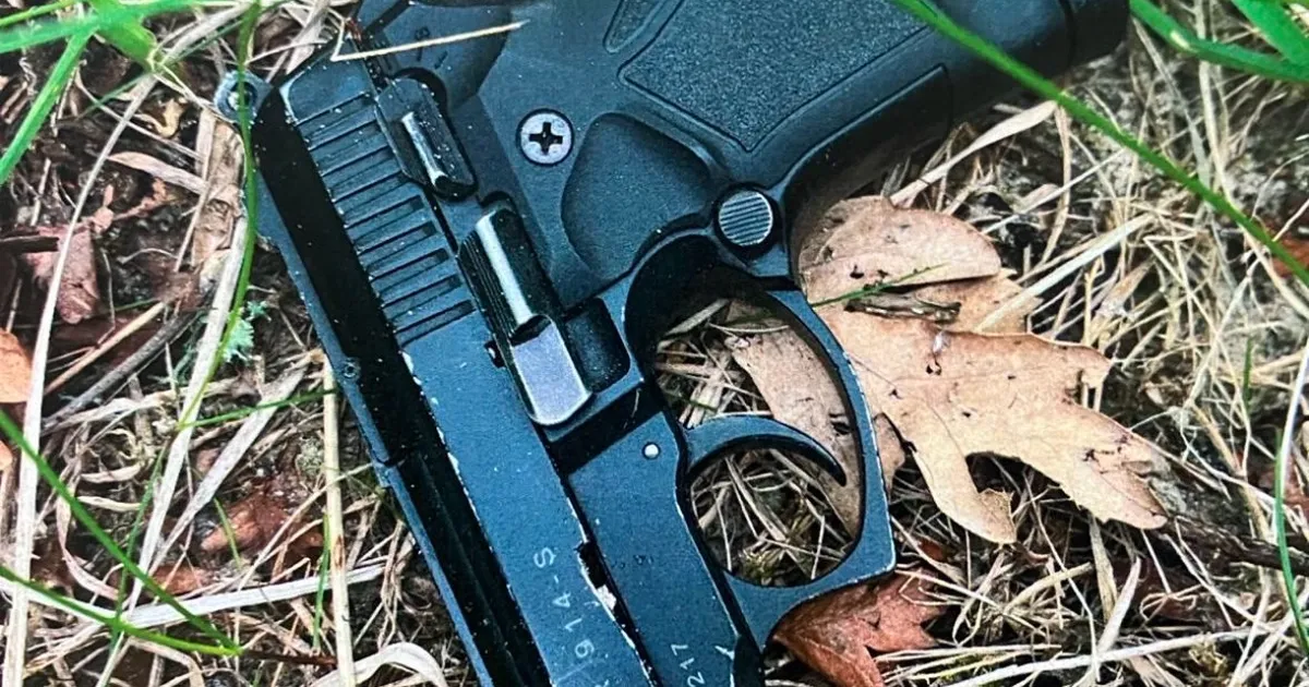 Politseinikud leidsid Stroomi rannas paugutanud mehe korterist hulga relvi