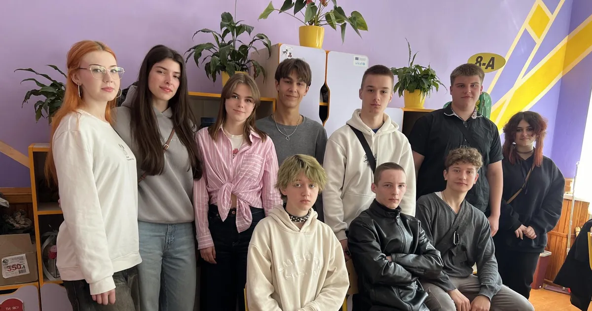 POSTIMEES UKRAINAS ⟩ Koolilõpetajad jäävad ja tahavad Ukraina üles ehitada