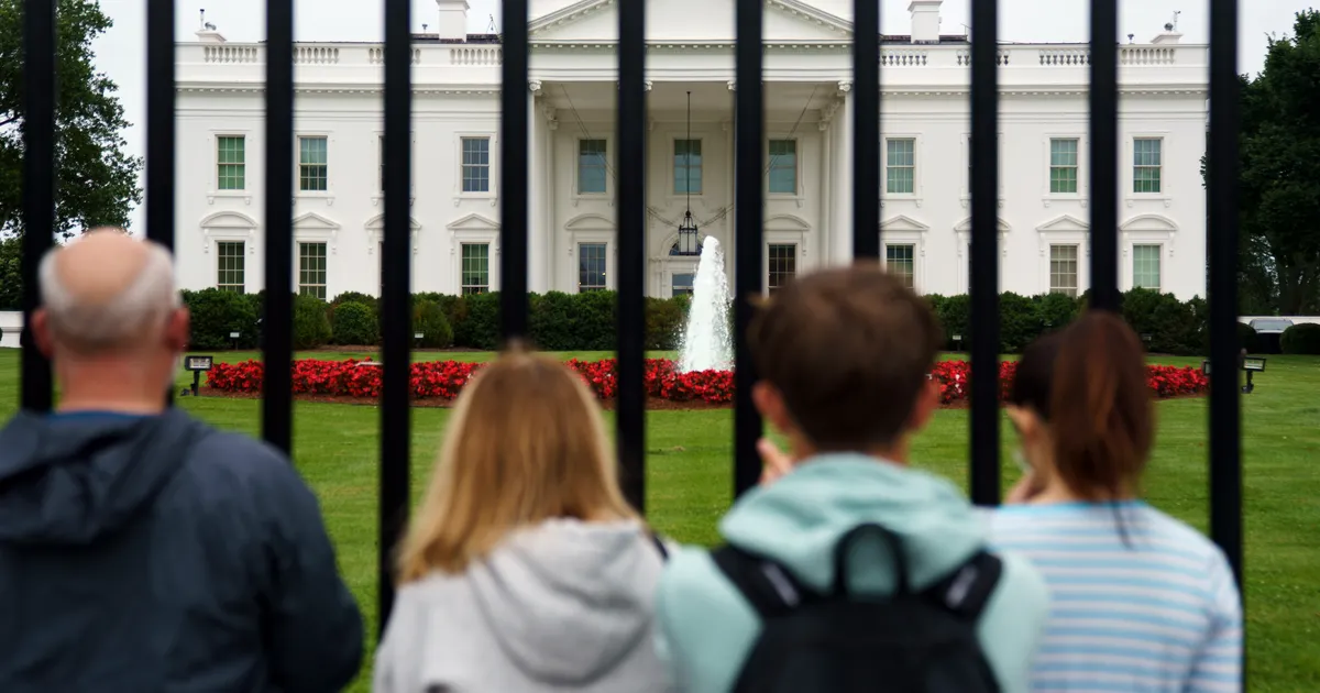 USA peatas uute välistudengite vastuvõtu