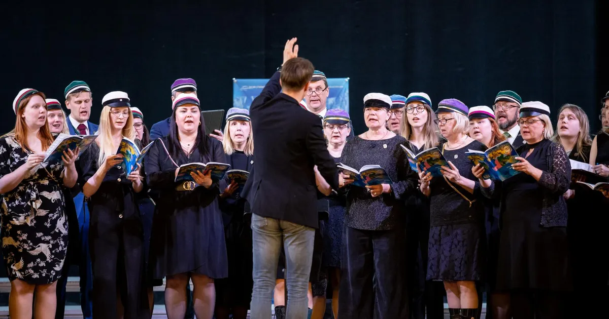 REPORTAAŽ ⟩ Saksa ajakirjaniku teekond Eesti laulupeo telgitagustes