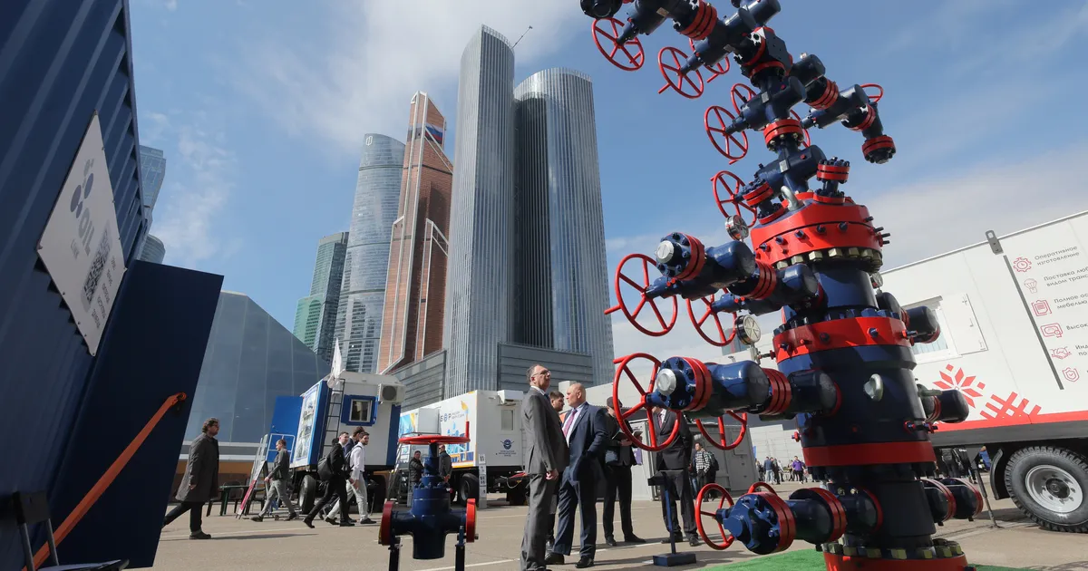 Sanktsioonide mõju süveneb: Venemaa on kaotanud ligi 400 miljardit eurot energiatulusid