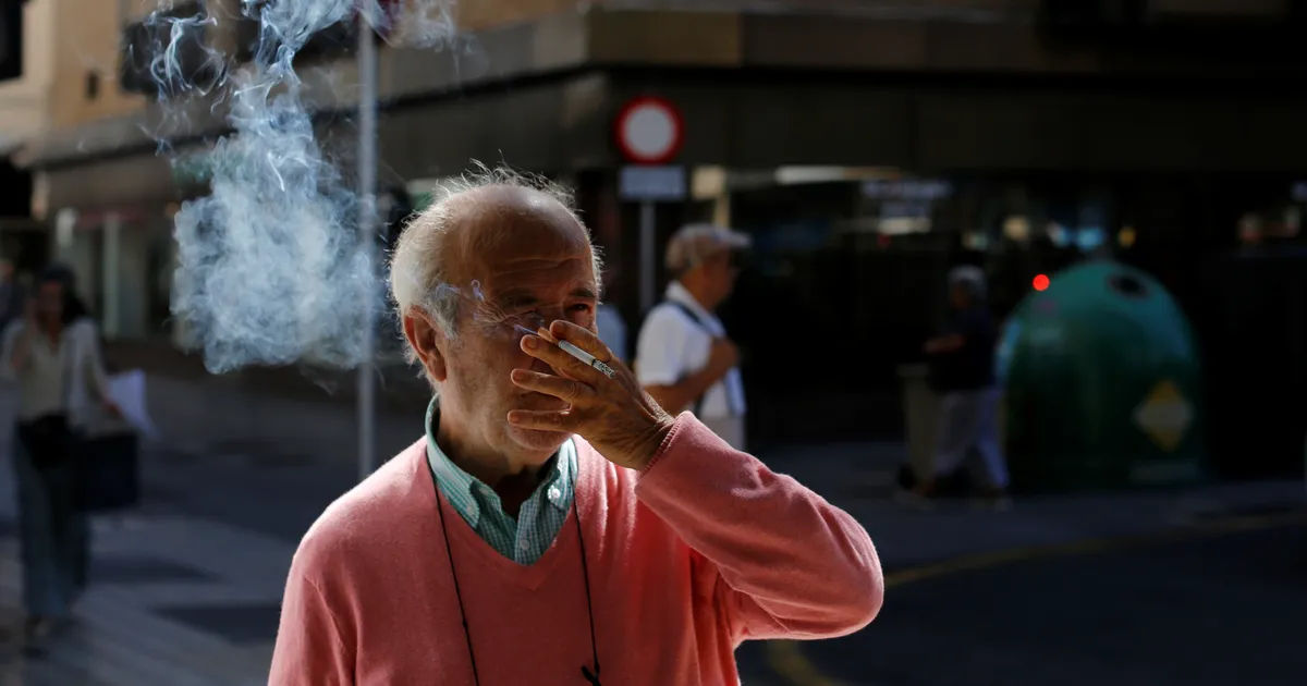 Hispaania plaanib keelata väliterrassidel suitsetamise ja veipimise