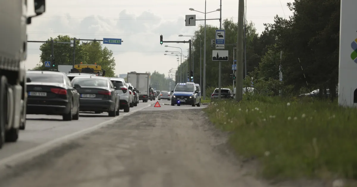 FOTOD ⟩ Tallinnas asuval Mustakivi teel juhtus mitmikavarii