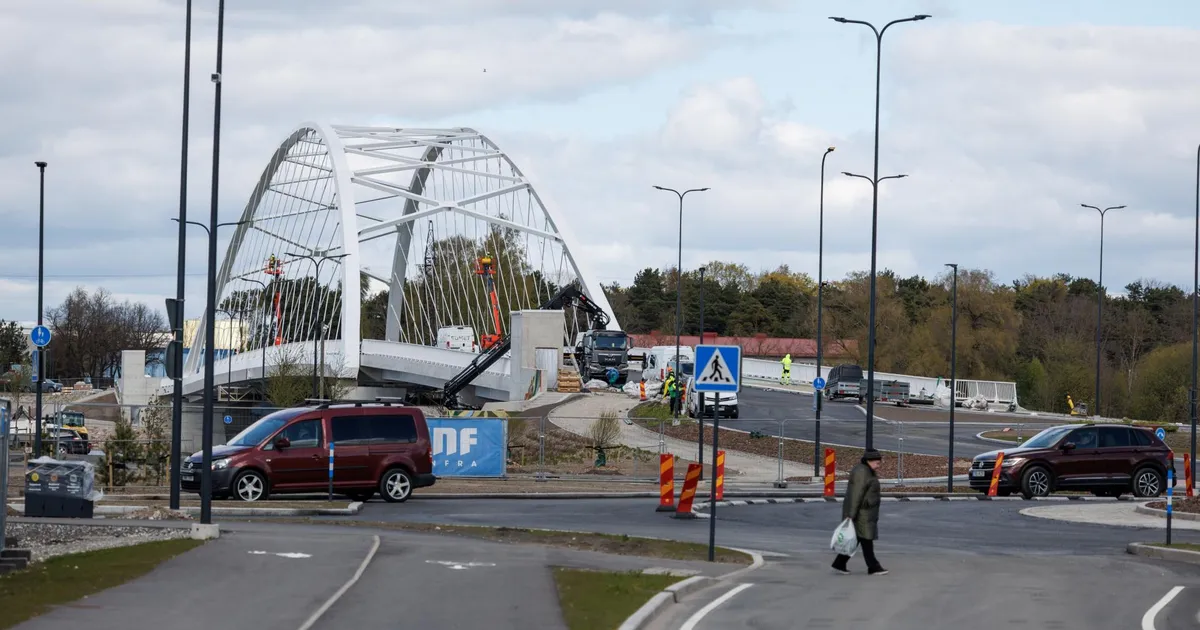 Kaugelt näen Rääma silda ilmet võtmas