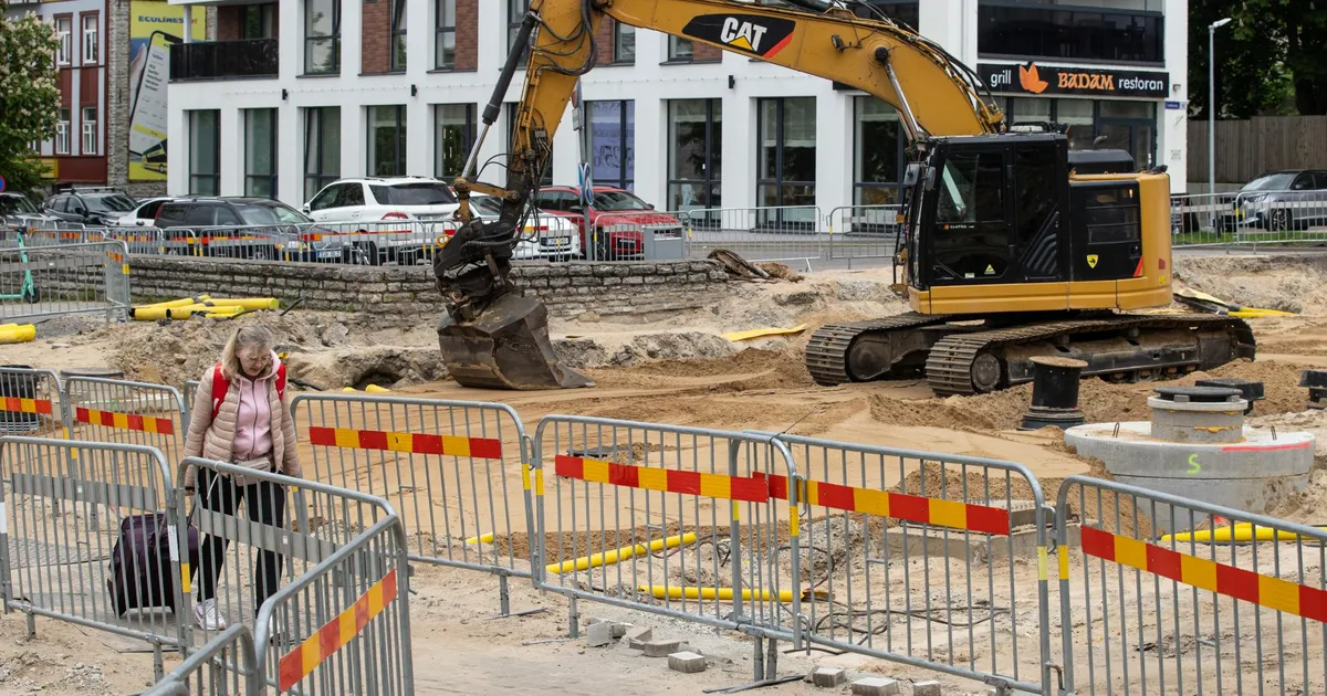 REPORTAAŽ ⟩ Lastekodu tänava lõputud ehitustööd teevad meele tusaseks nii elanikel kui ettevõtjatel