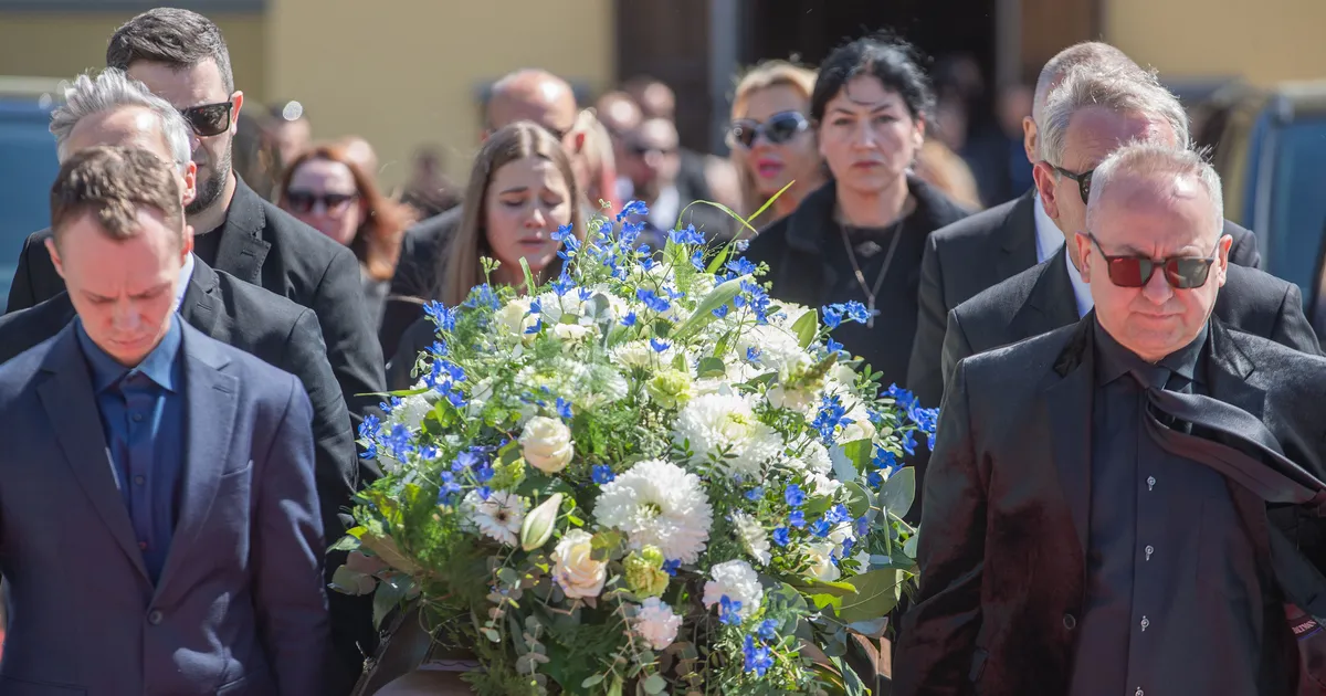 Katrin Lust: Oleg Sõnajalg saadeti viimsele teele sõnadega «Sa elad ja lendad edasi!»