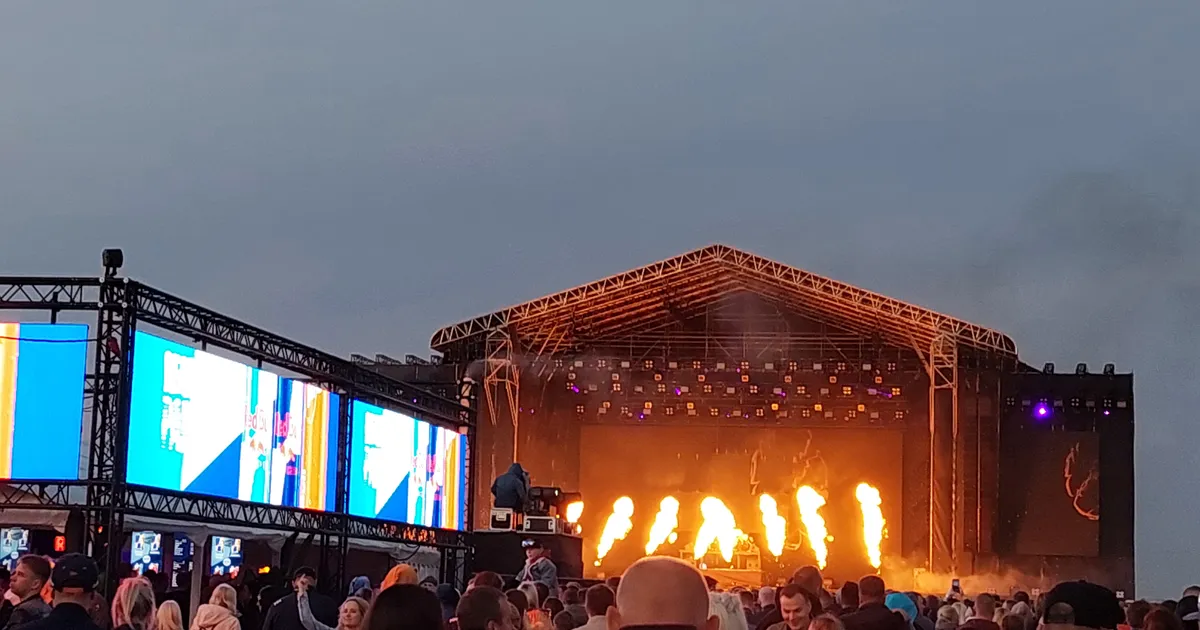 Pildid ⟩ Martin Garrix täitis Raadi tulemöllu ja muusikaga