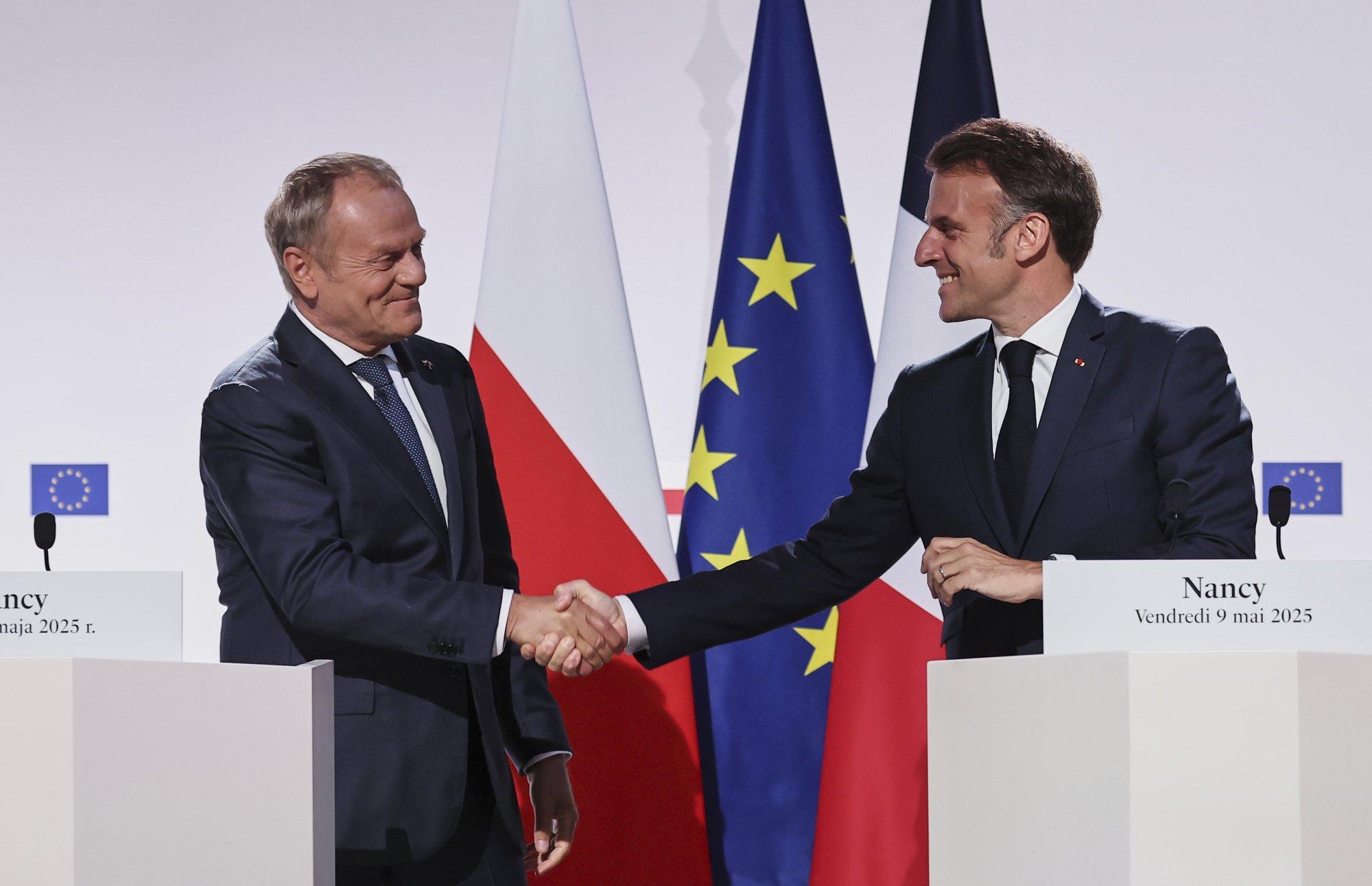 Macron ja Tusk kritiseerisid Putini võidupühaparaadil osalenud liiderid