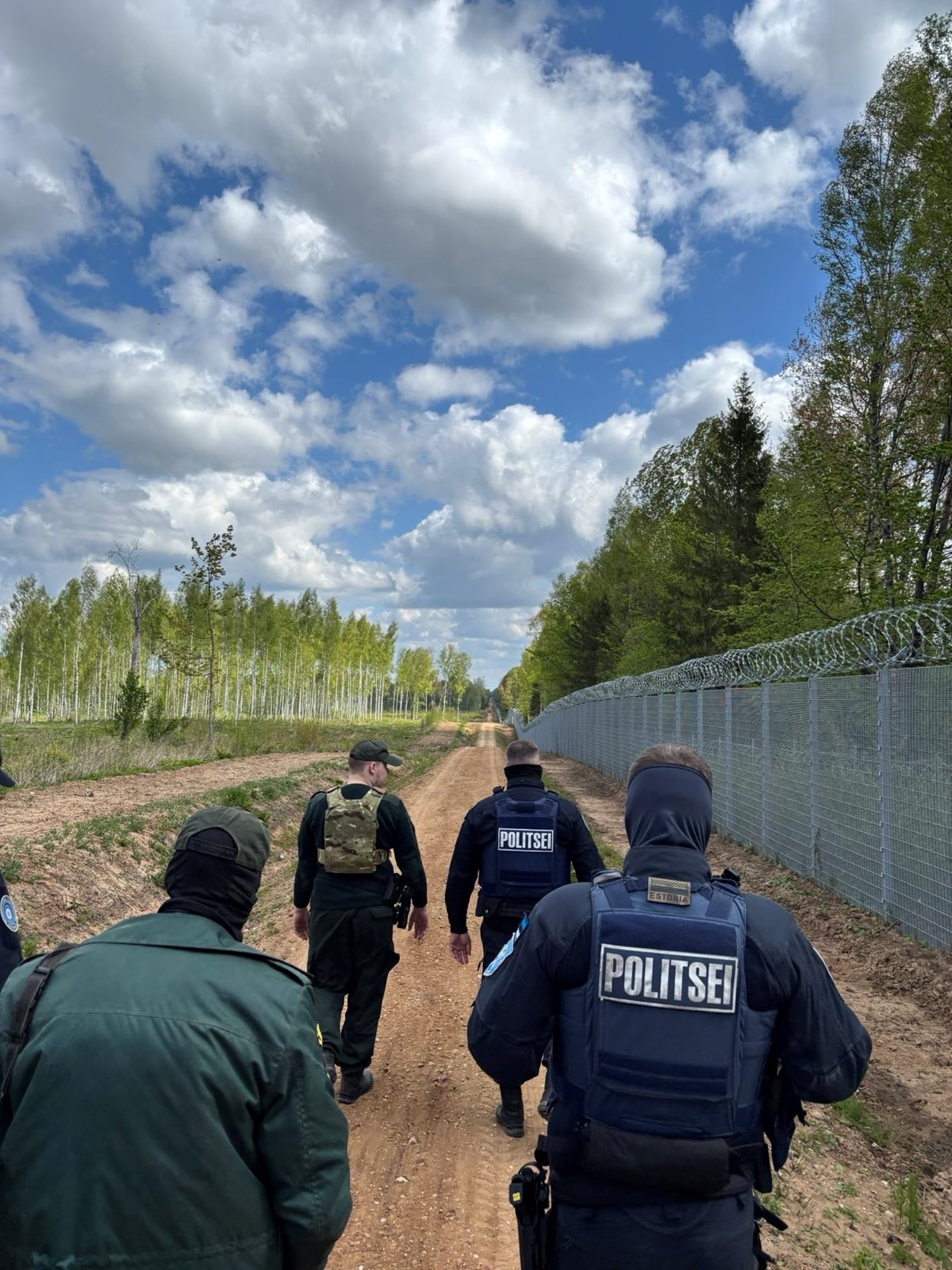 Eesti politseiüksus võitleb Läti-Valgevene piiril ränderündega. Illegaalide edasivedajad on üha nutikamad