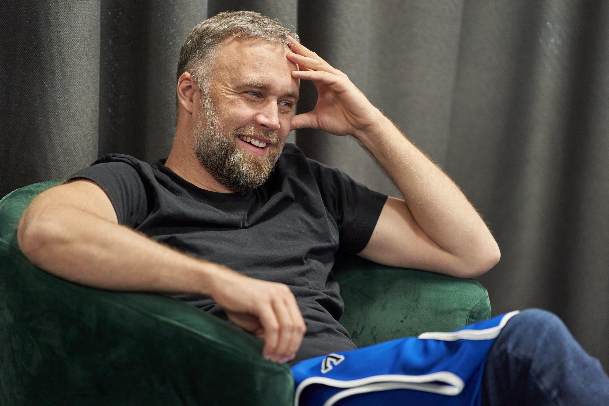 Poissmees kalavõrgus? Lahkuminekust toibuv Mikk Saar õpib Hiiumaal kalameheks