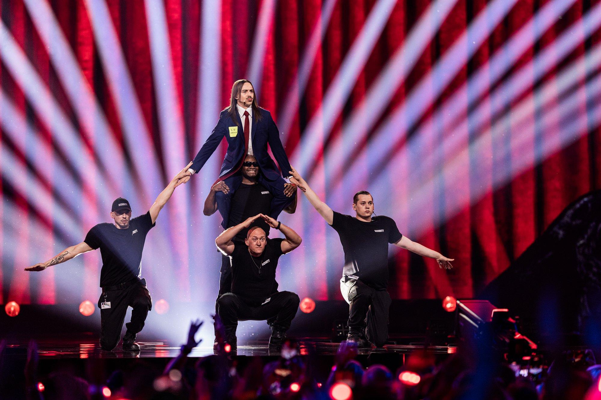 Kas kolmandana esinemine toob head või halba? Ajalugu näitab, millised šansid Tommy Cashil Eurovisioni finaalis on