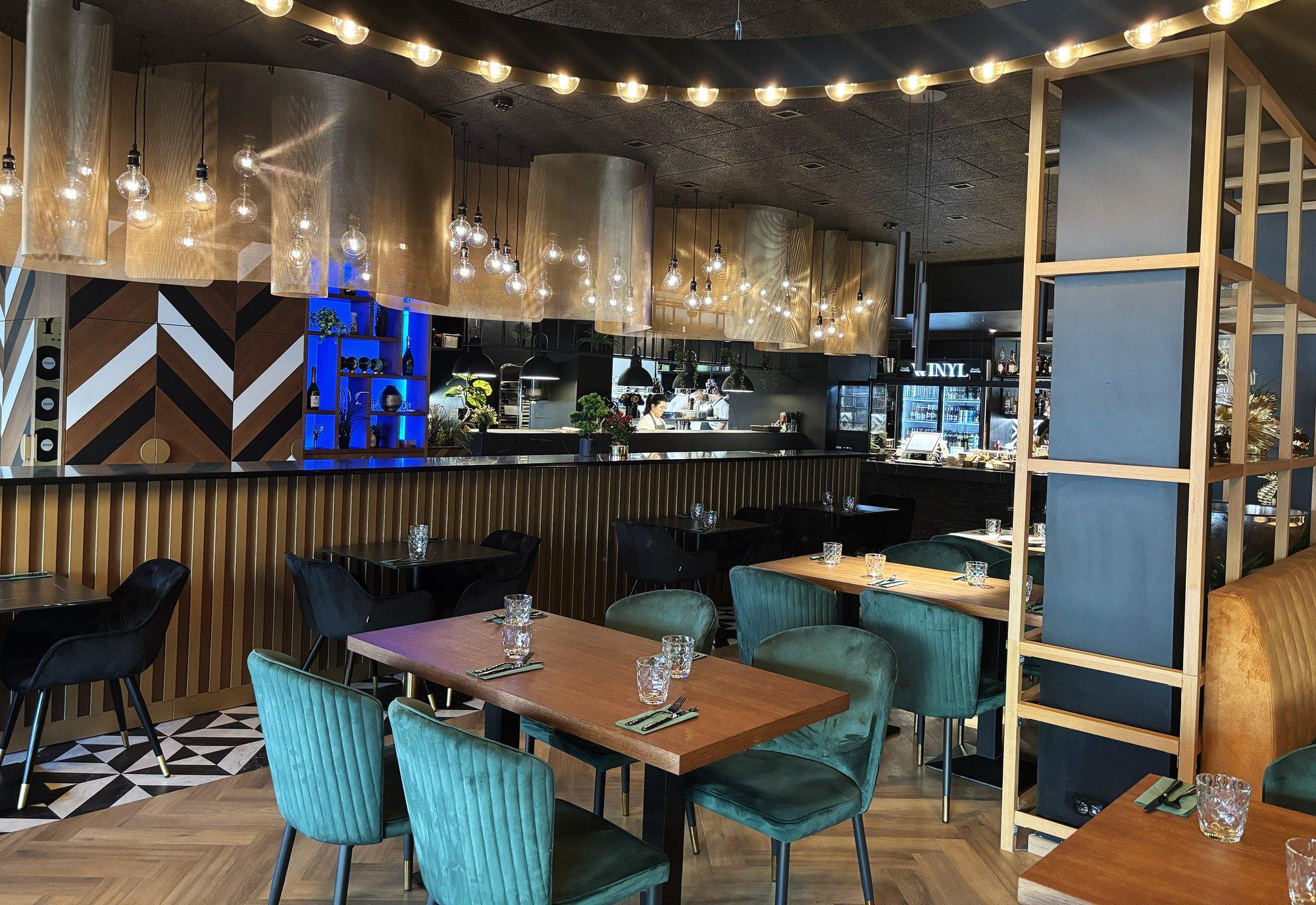 SALAKUULAJA | Verivärske restoran Vinyl on maitsed paika saanud, aga miks tekib külastajas „hambapuurimise“ tunne?