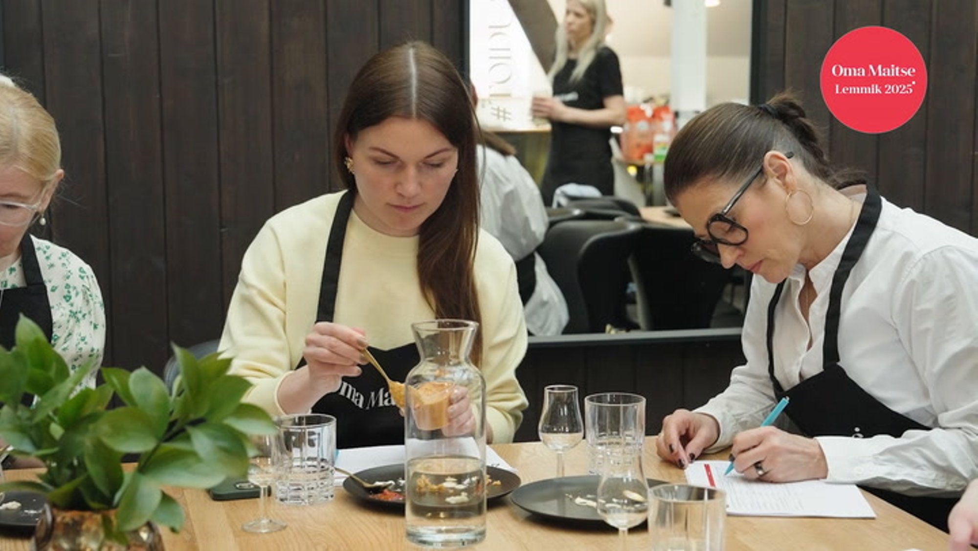 VIDEO | Žüriiliikmed kirjeldavad: kuidas selgusid Oma Maitse Lemmikud 2025? Vaata, kuidas pikk maitsmispäev Toiduakadeemias välja nägi