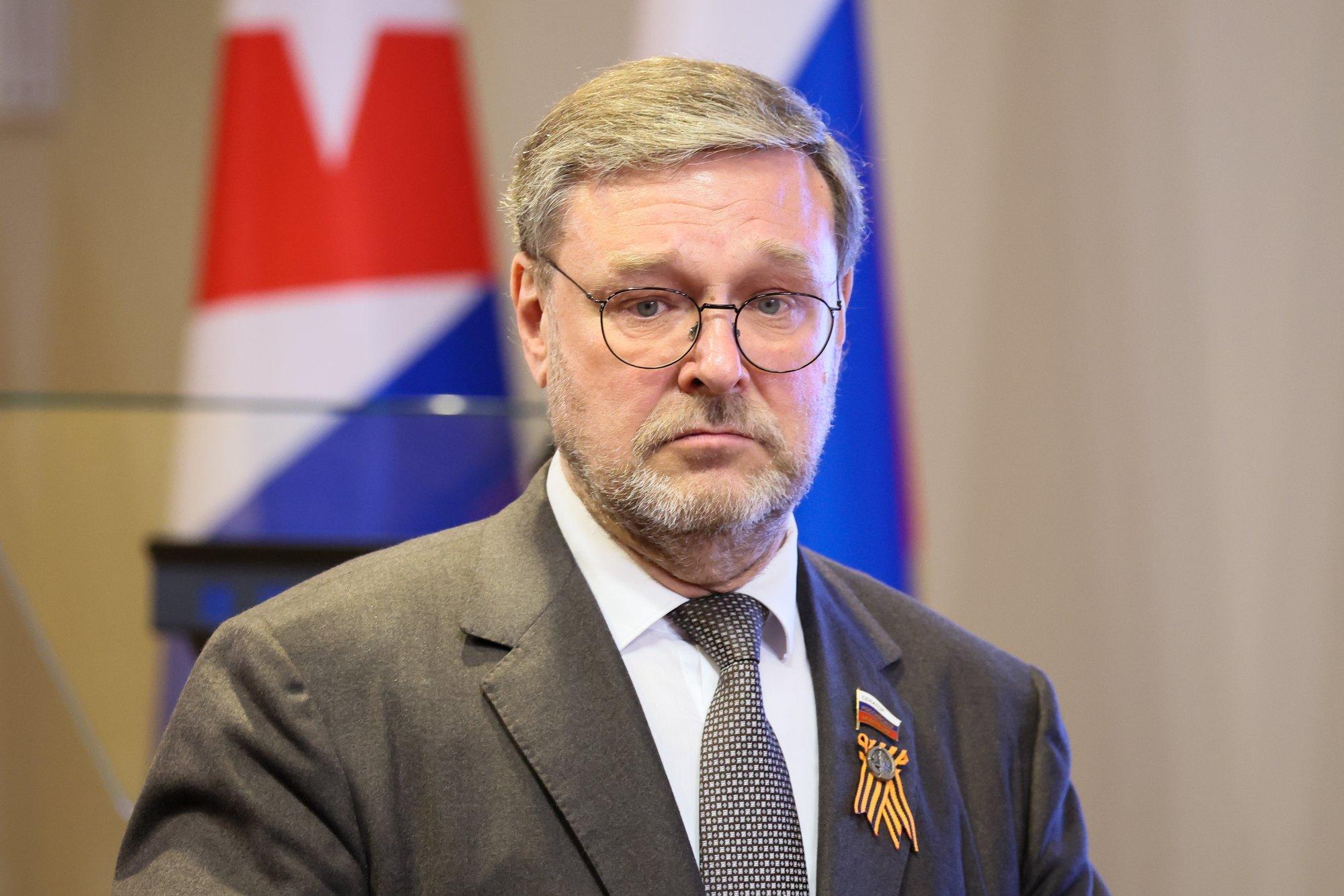 Venemaa föderatsiooninõukogu asespiiker: Zelenskõi jutt kohtumisest Putiniga on etendus ja komödiantlus