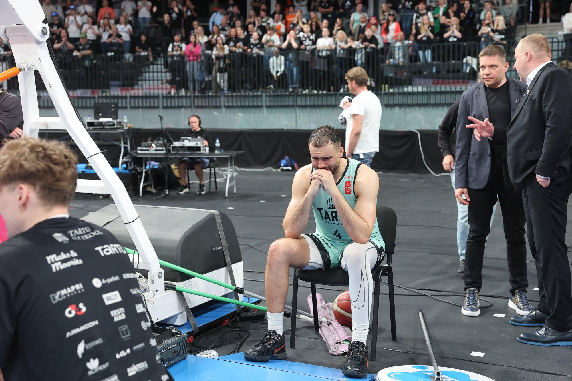 Tartu kapten Paasoja ning pisarates leegionär Henry: meie fännid väärinuks tiitlit