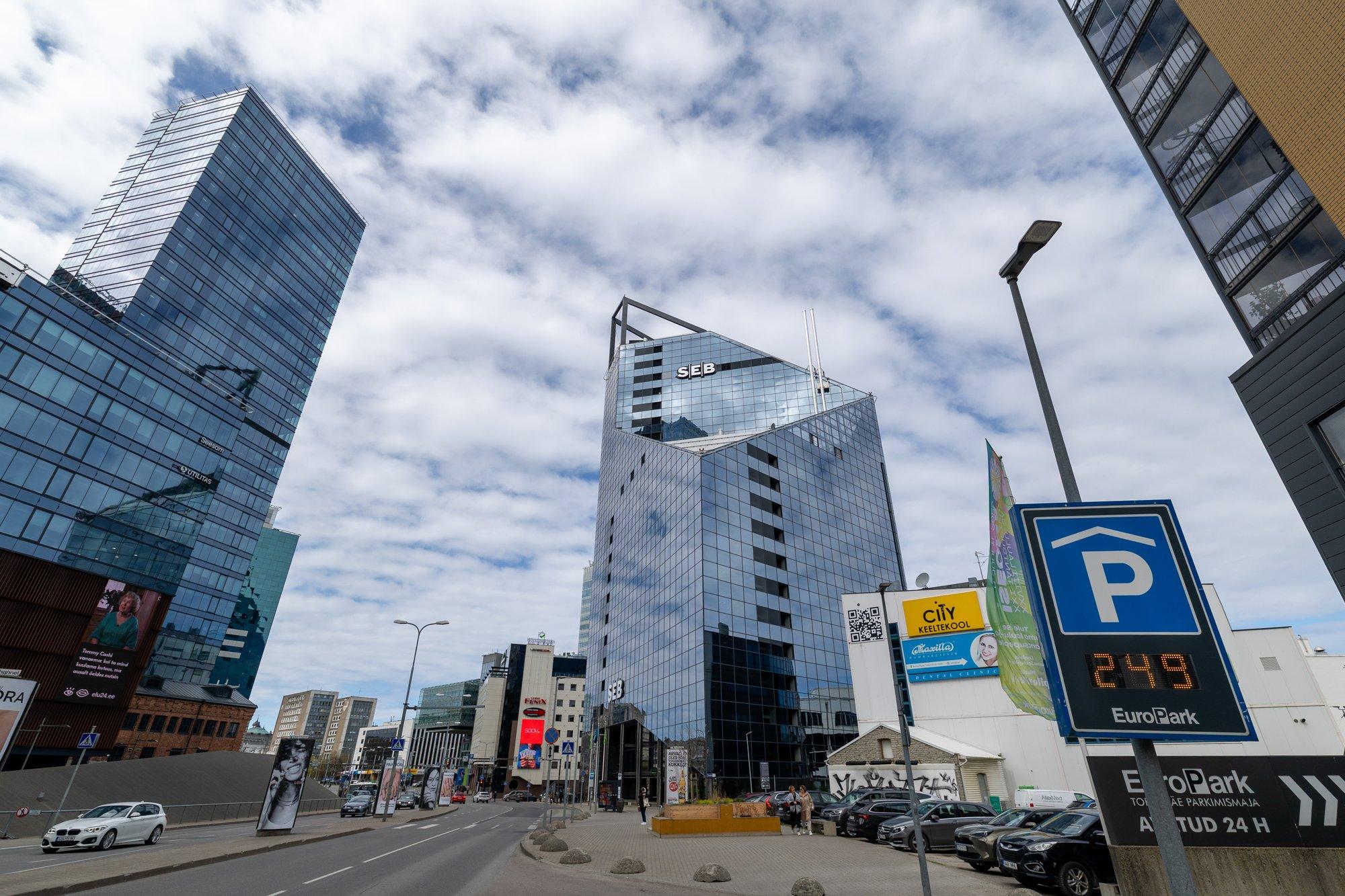 Kes kolib SEB pangast vabaks jäävasse maamärki? Ärikinnisvara asjatundja: pank see igatahes pole