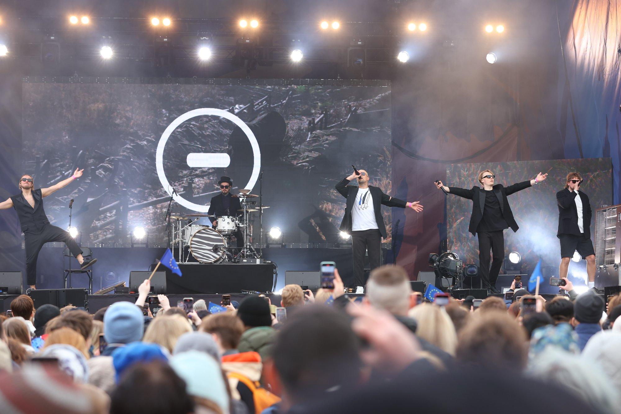 OTSEFOTOD | Vabaduse väljaku Euroopa päeva kontserdil kütavad lava kuumaks 5MIINUST ja Puuluup ning Daði Freyr