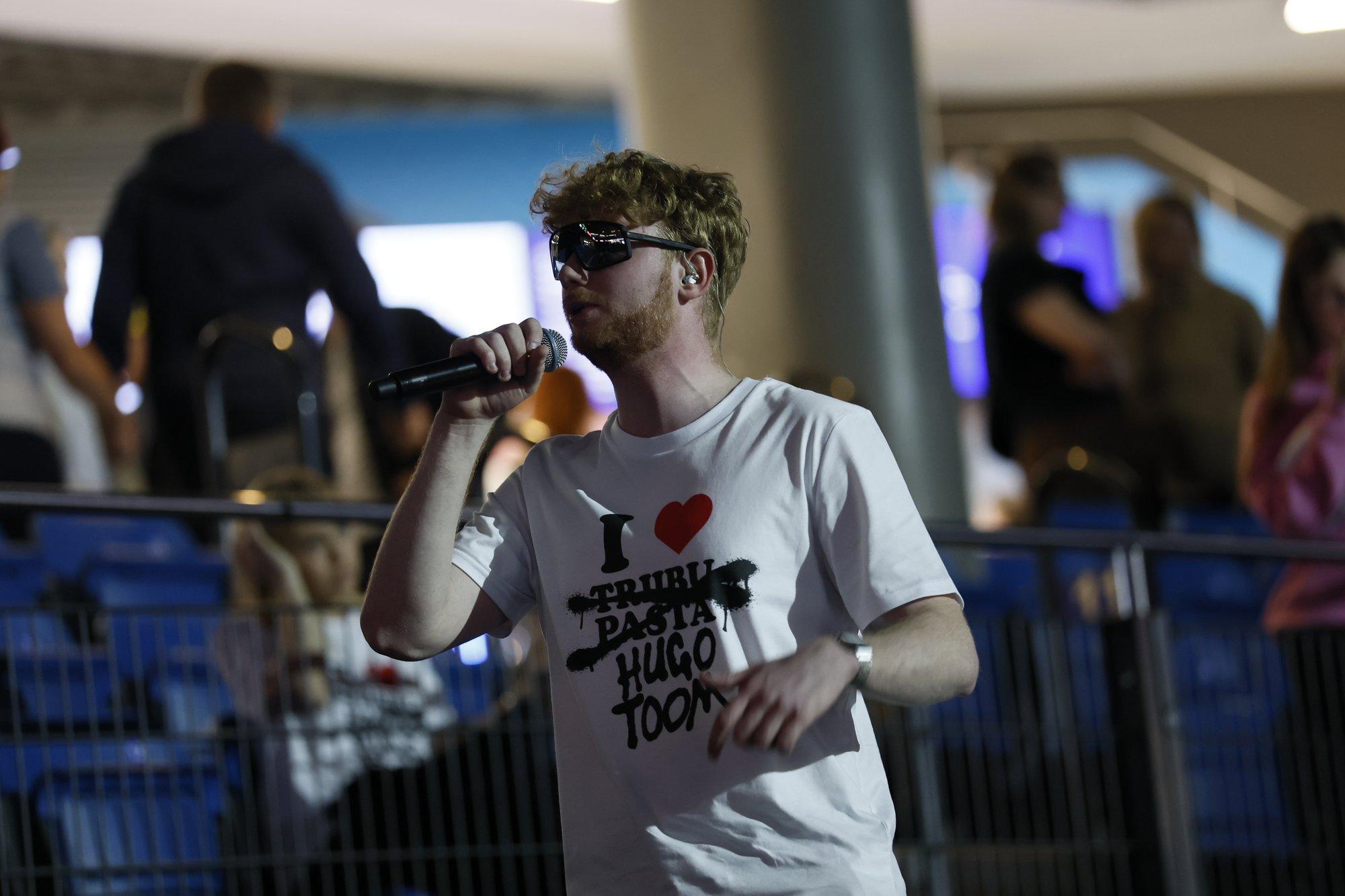 FOTOD | „See ei ole harilik loom, see on meie Hugo Toom!“ Korvpallifinaali küttis kuumaks Triibupasta