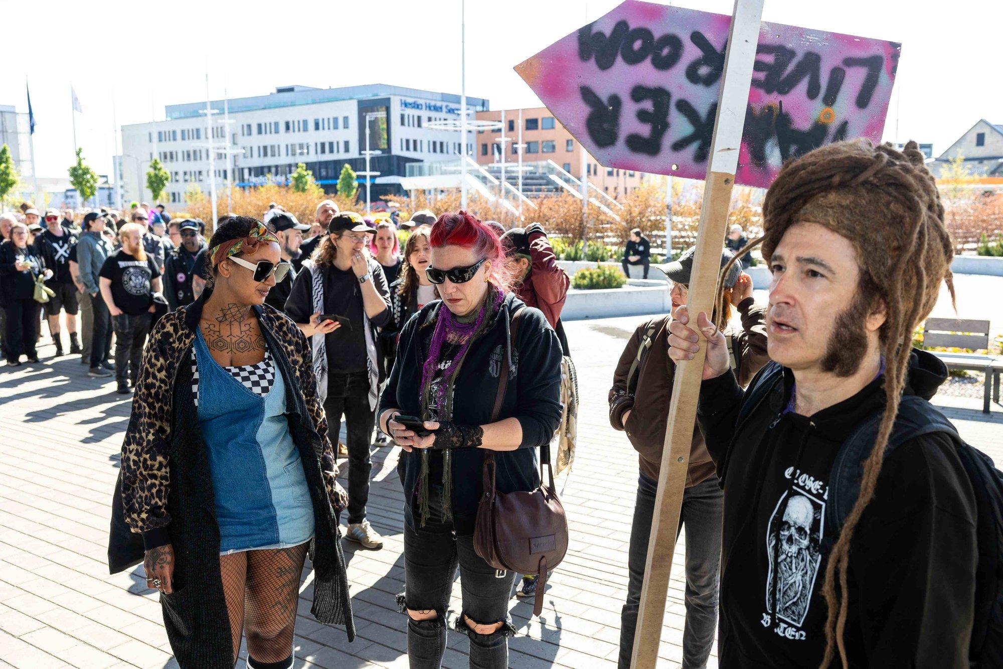 FOTOD | Punkarid kogunevad! Punkfestival Close-Up Båten on Paavli Kultuurivabrikus võimsa hoo sisse saanud