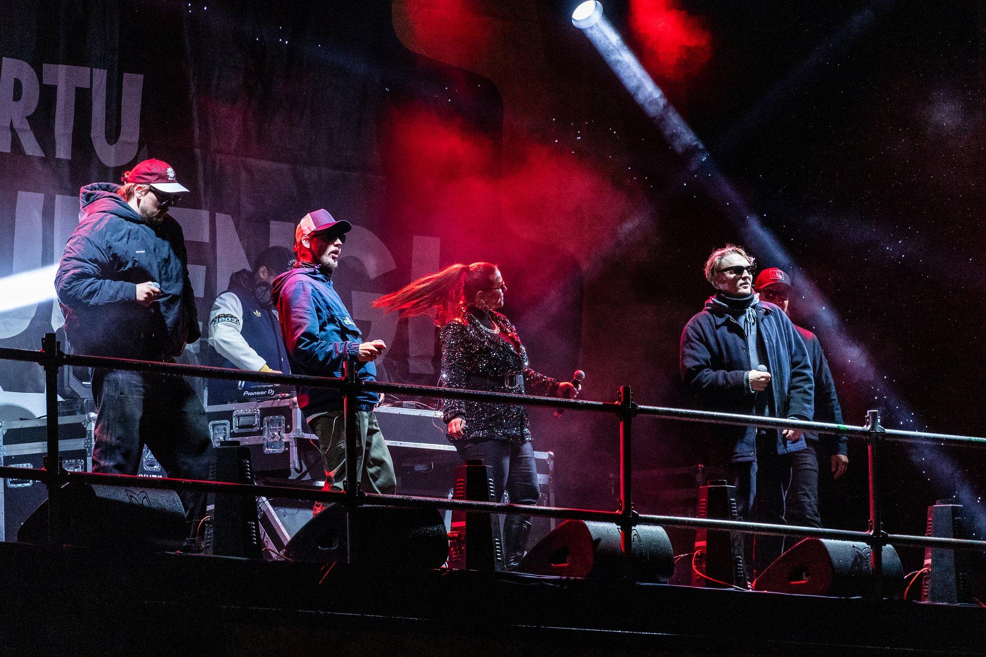 FOTOD | Tuld, mürtsu ja pauku! Tuhanded tudengid tähistasid Tartus volbriööd