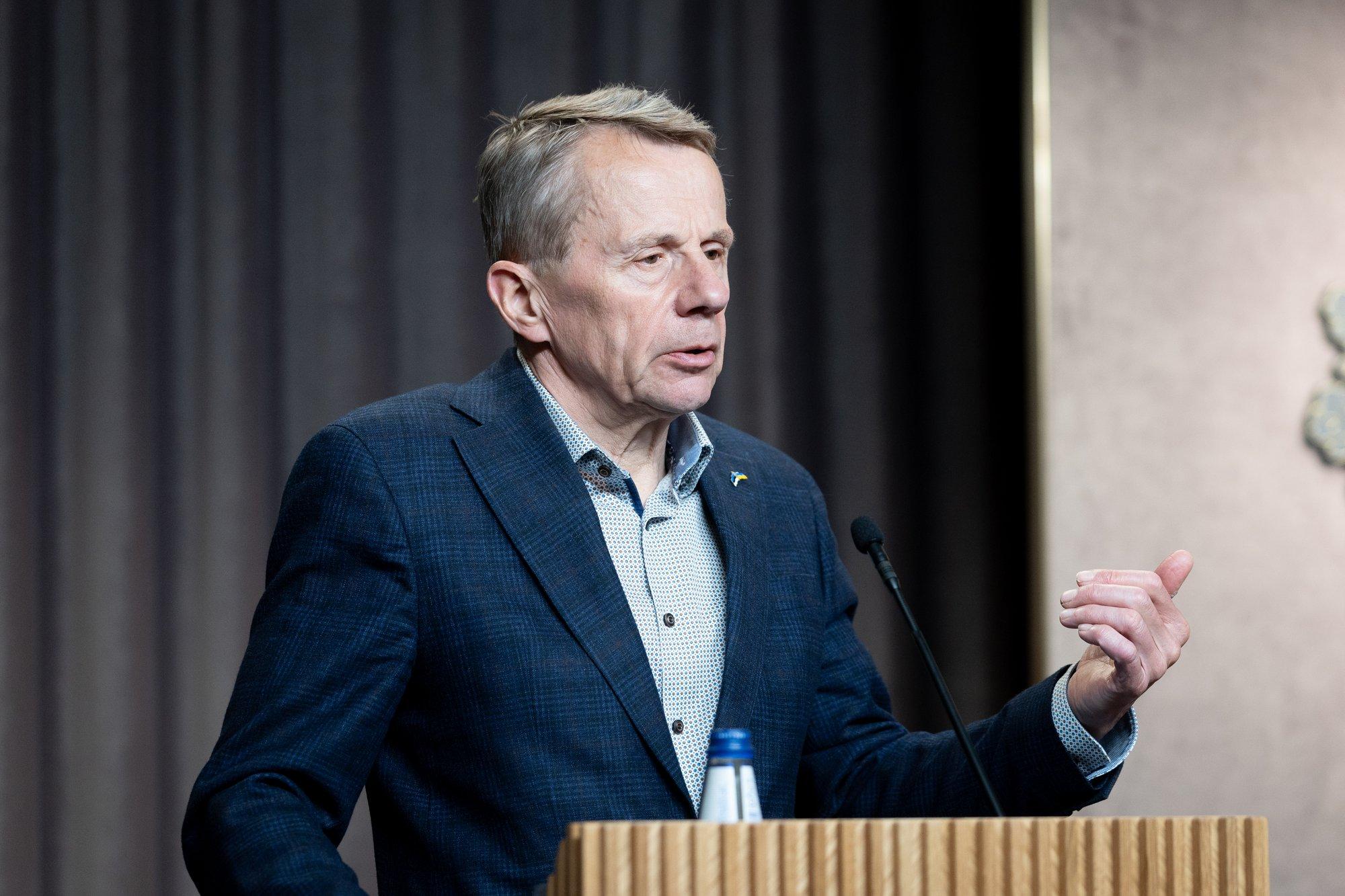 Valitsus kiitis heaks lisaeelarve, riigikaitse saab raha juurde