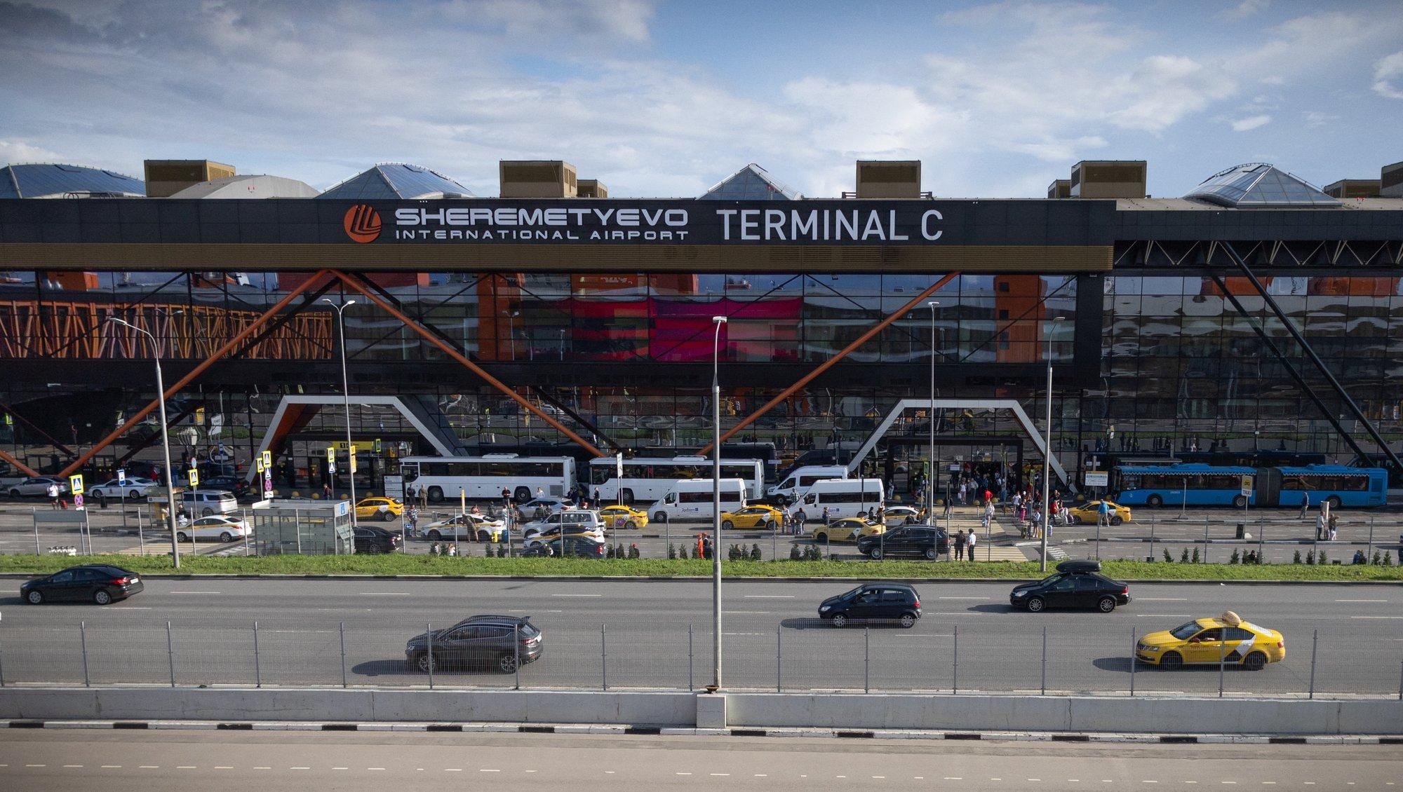 Moskva linnapea teatas droonirünnaku tõrjumisest. Suleti rida lennuvälju