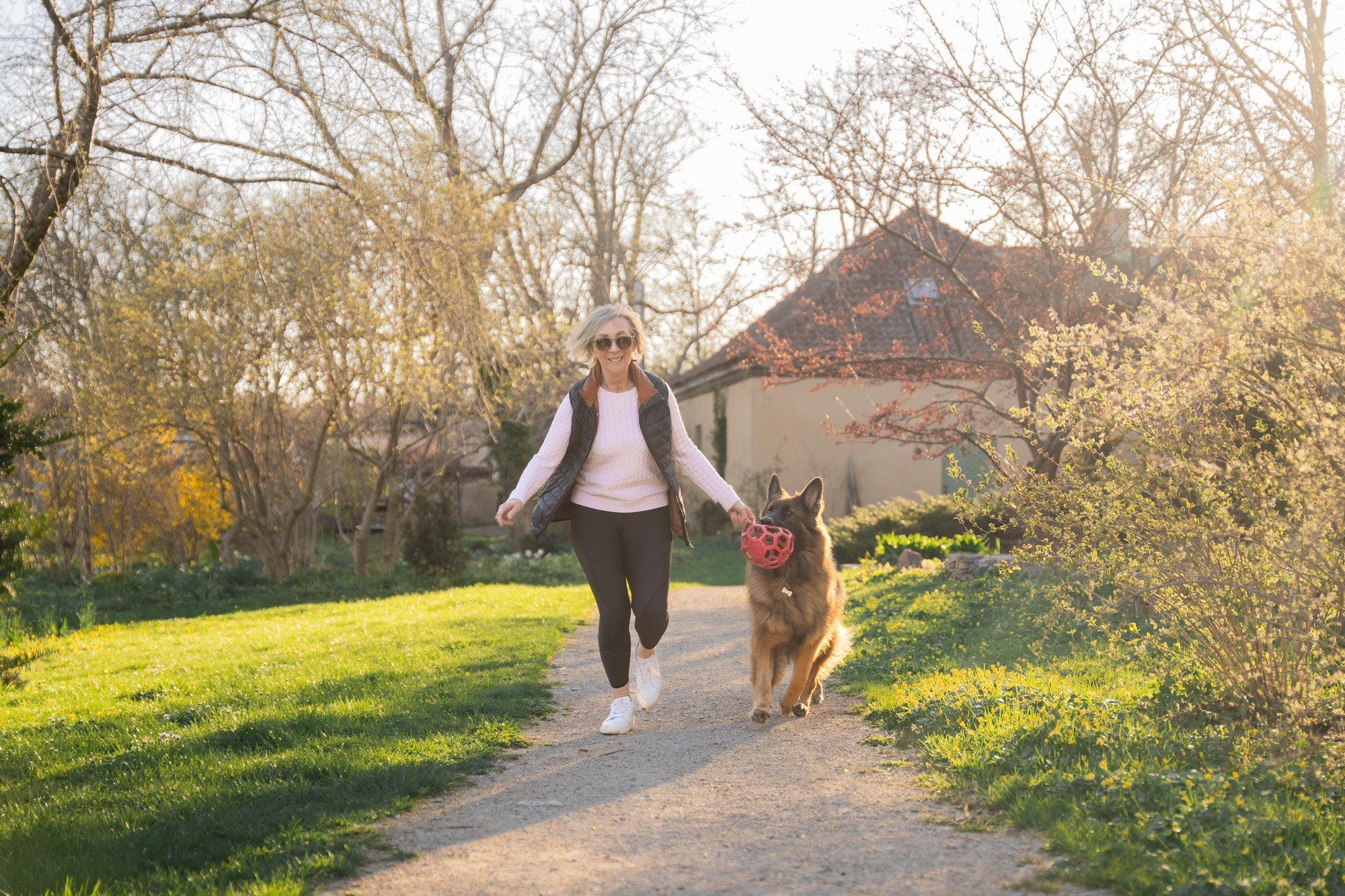 Üle 30 aasta Hiiumaa aeroobikaingleid juhendanud Lia Rosenberg: minu trennis pole küll kellelgi puusaprobleeme