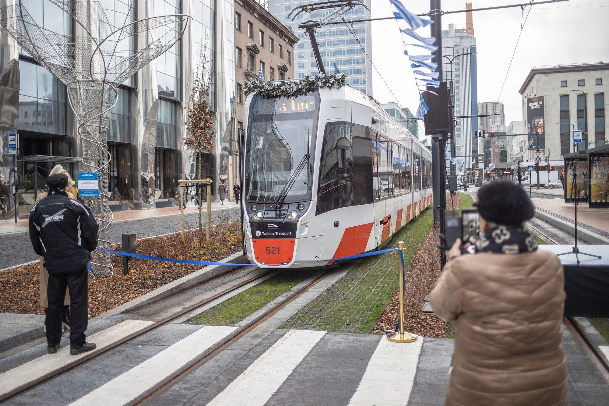 VASTUSEKS KRIITIKUTELE | Pärtel-Peeter Pere: Pelguranna trammitee nurga taha ehitamine oleks arg ja rumal. See tuleb Puhangu tänavale