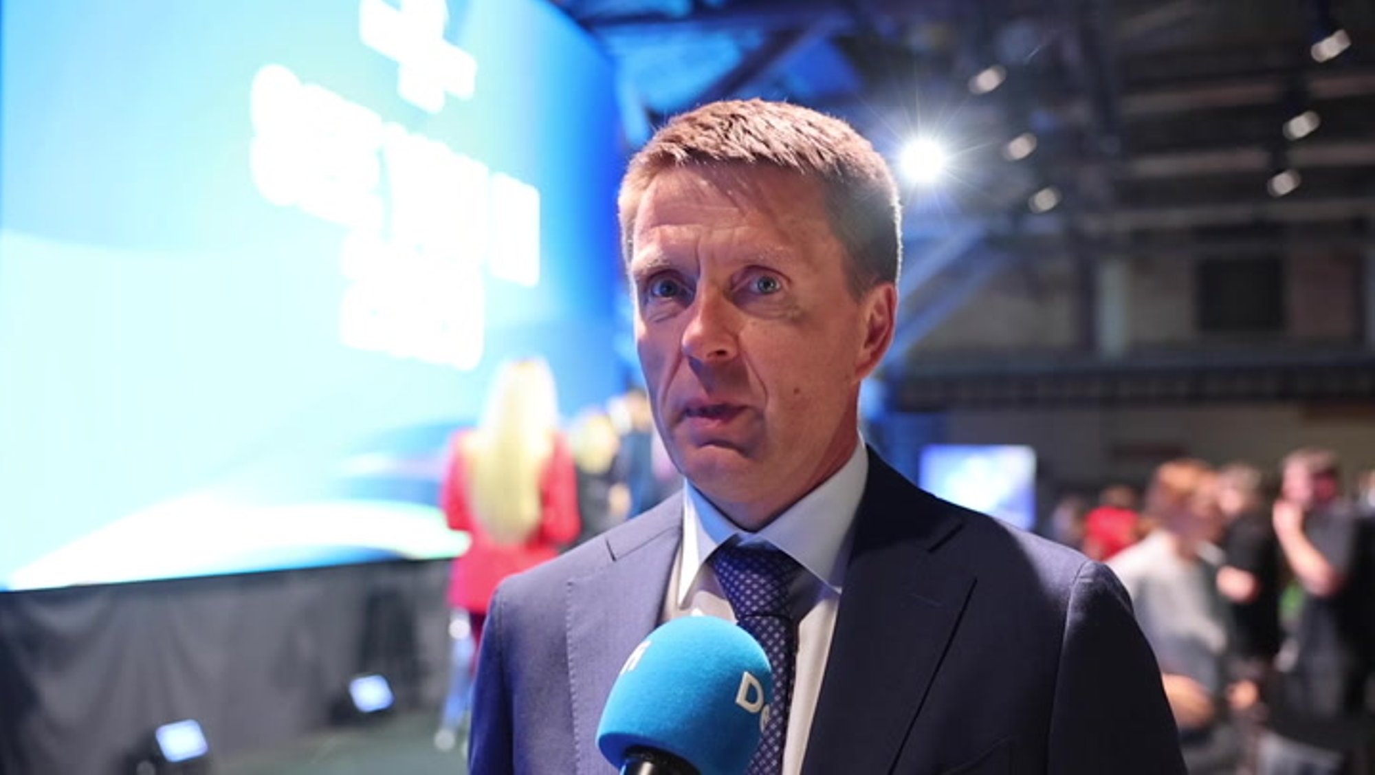 DELFI VIDEO RIIAST | Valele lehele allkirja pannud Priit Sarapuu: ongi tehtud, super, kuid nüüd on raha vaja