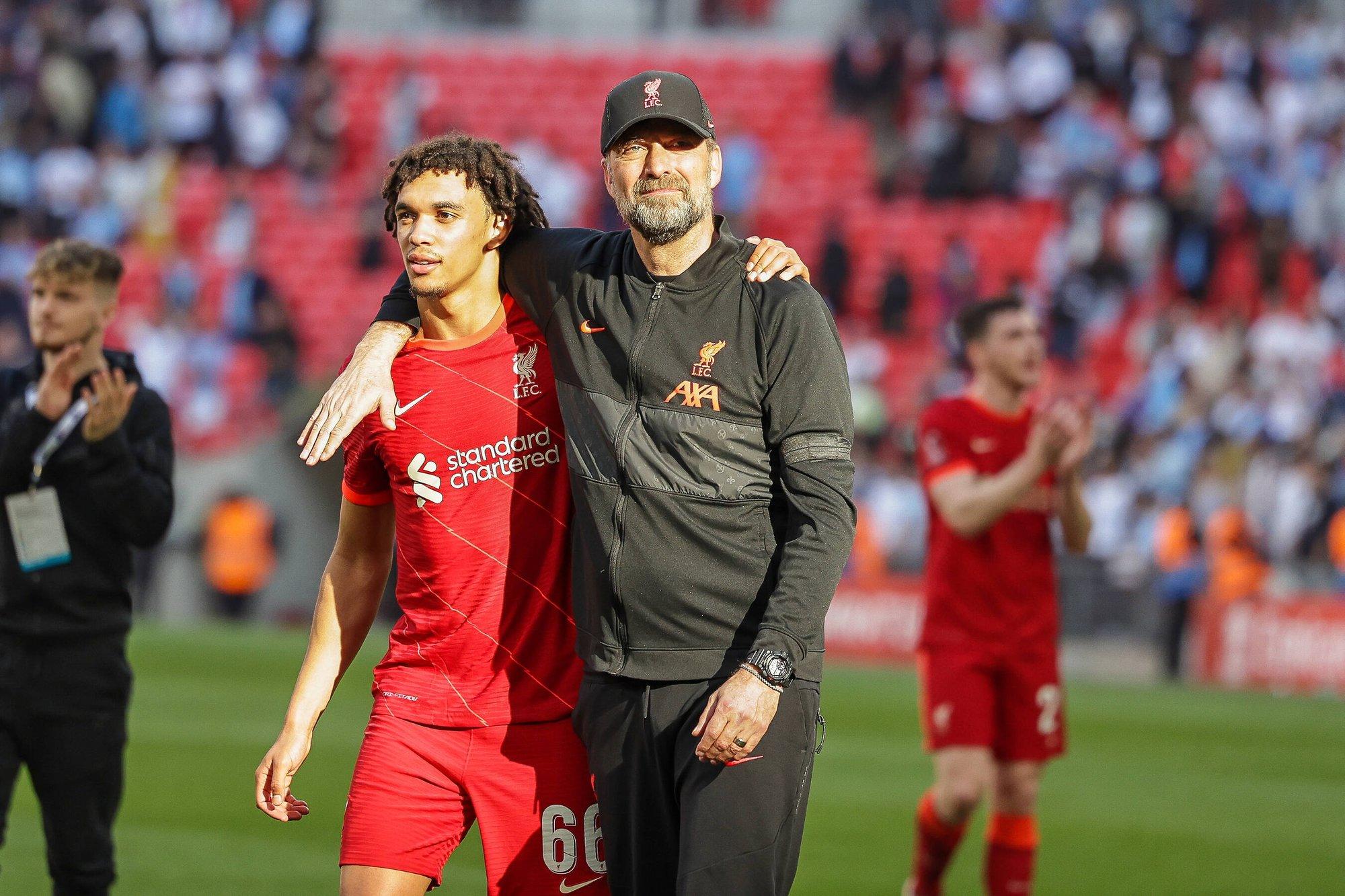 Klopp kritiseeris Liverpooli fänne: pidin teleka kinni panema