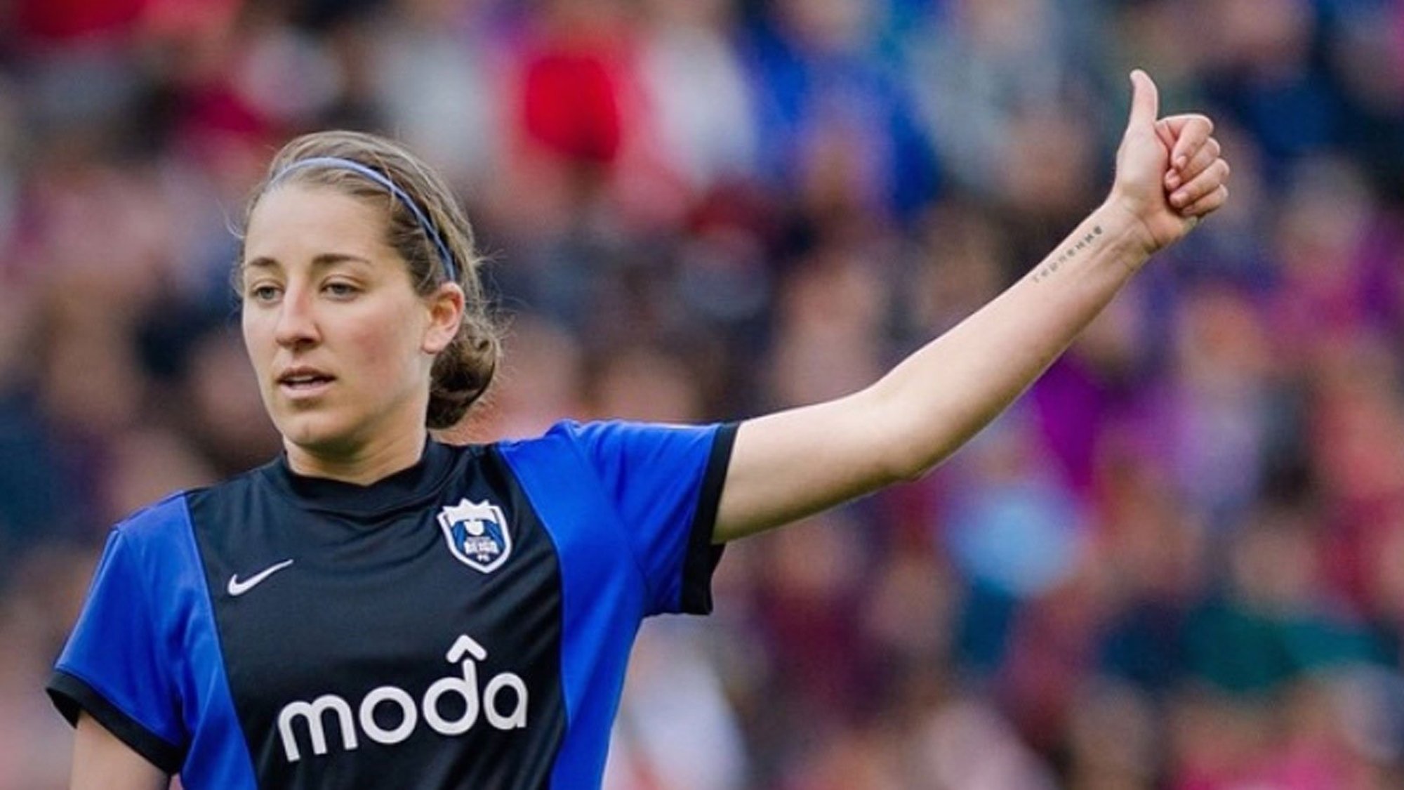 Peatreener sõimas mängijaid hooradeks, kasutas vägivalda ja manustas dopingut. USA jalgpallur meenutas Venemaal kogetut