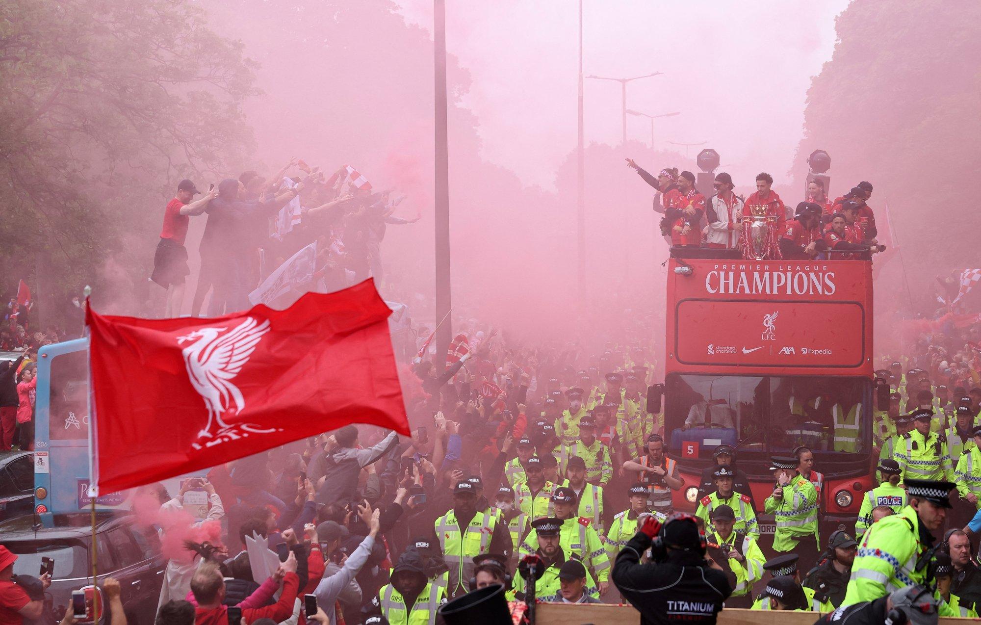 VIDEO | Liverpool tähistab meistritiitli võitu uhke paraadiga