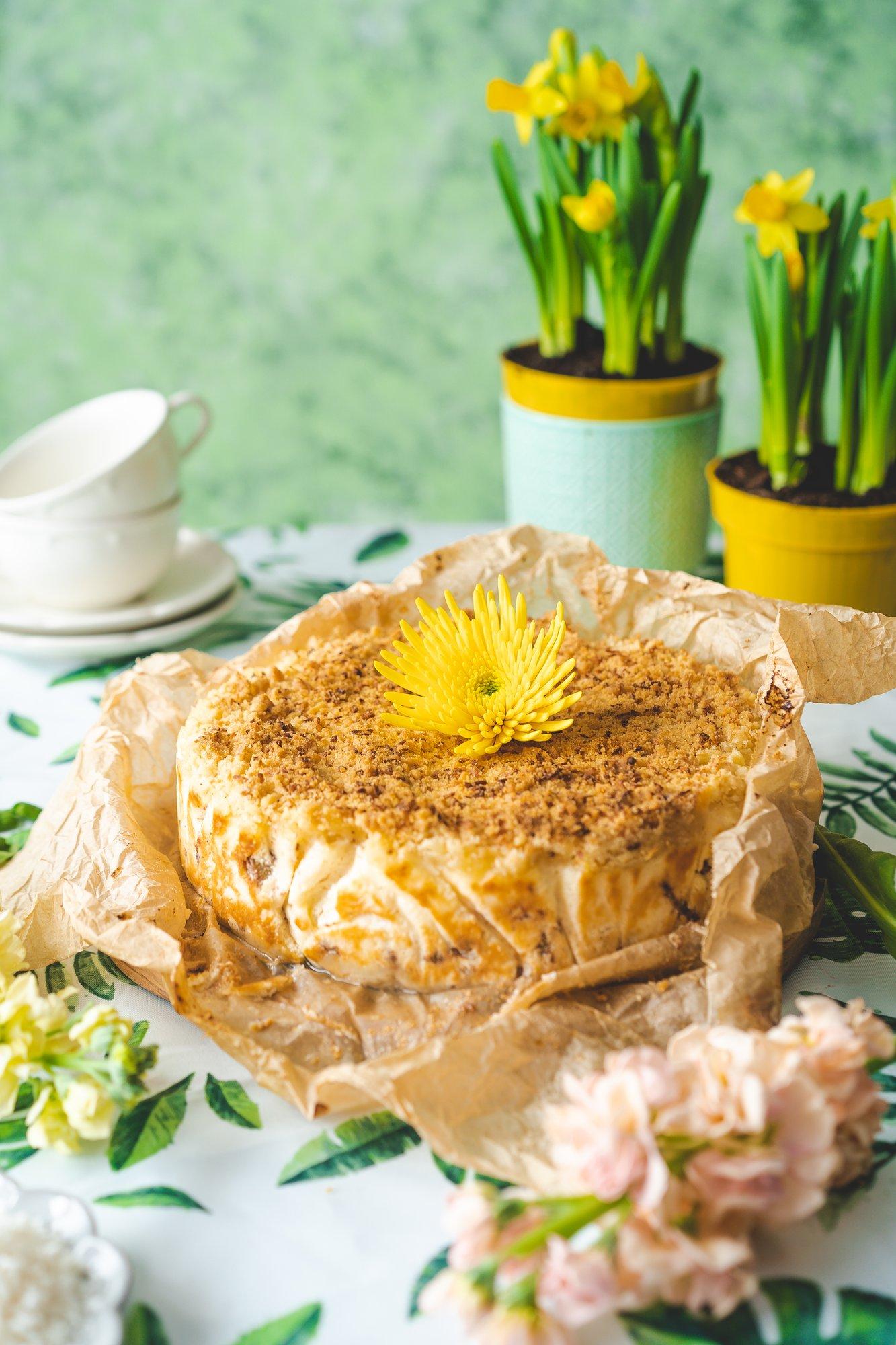 Rabarberikoogist me ei väsi! Mahlasele rabarberiga purukoogile lisavad põnevama nüansi kookoshelbed