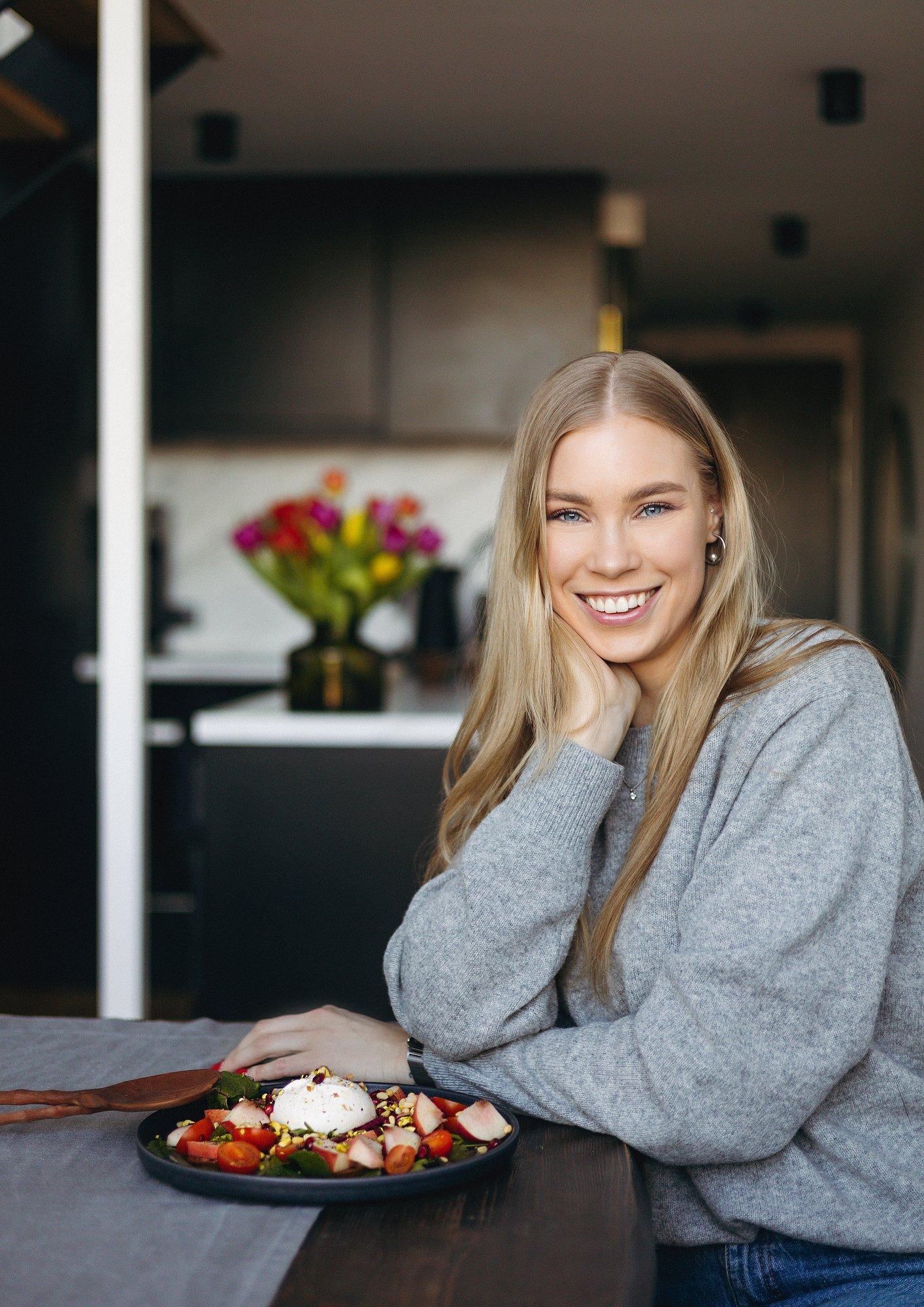 KLÕPS | Palju õnne! Modell Adeline Vaher-Vahter sai emaks