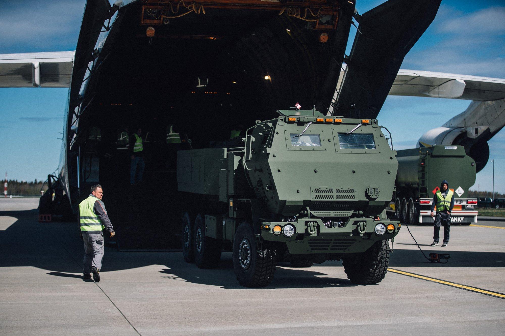 Ukrainlaste hiidlennuk tõi eestlastele USAst kuus võimsat tulenuia