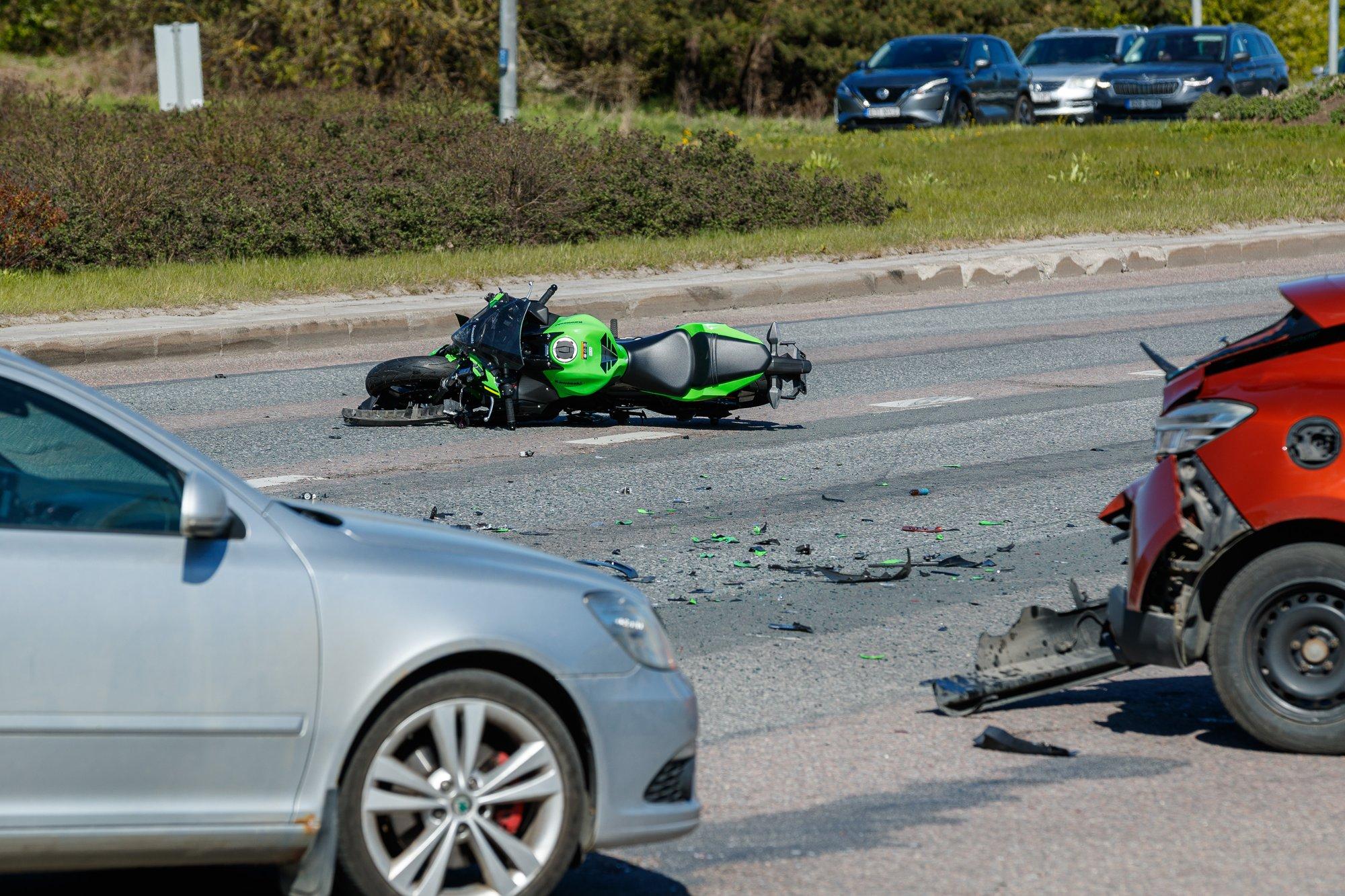 KUULA | „Istmesoojenduse“ 223. osa: kuidas mootorratturina liikluses ellu jääda?